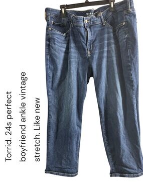 Sz 24s torrid Medium Blue Boyfriend Ankle Jeans